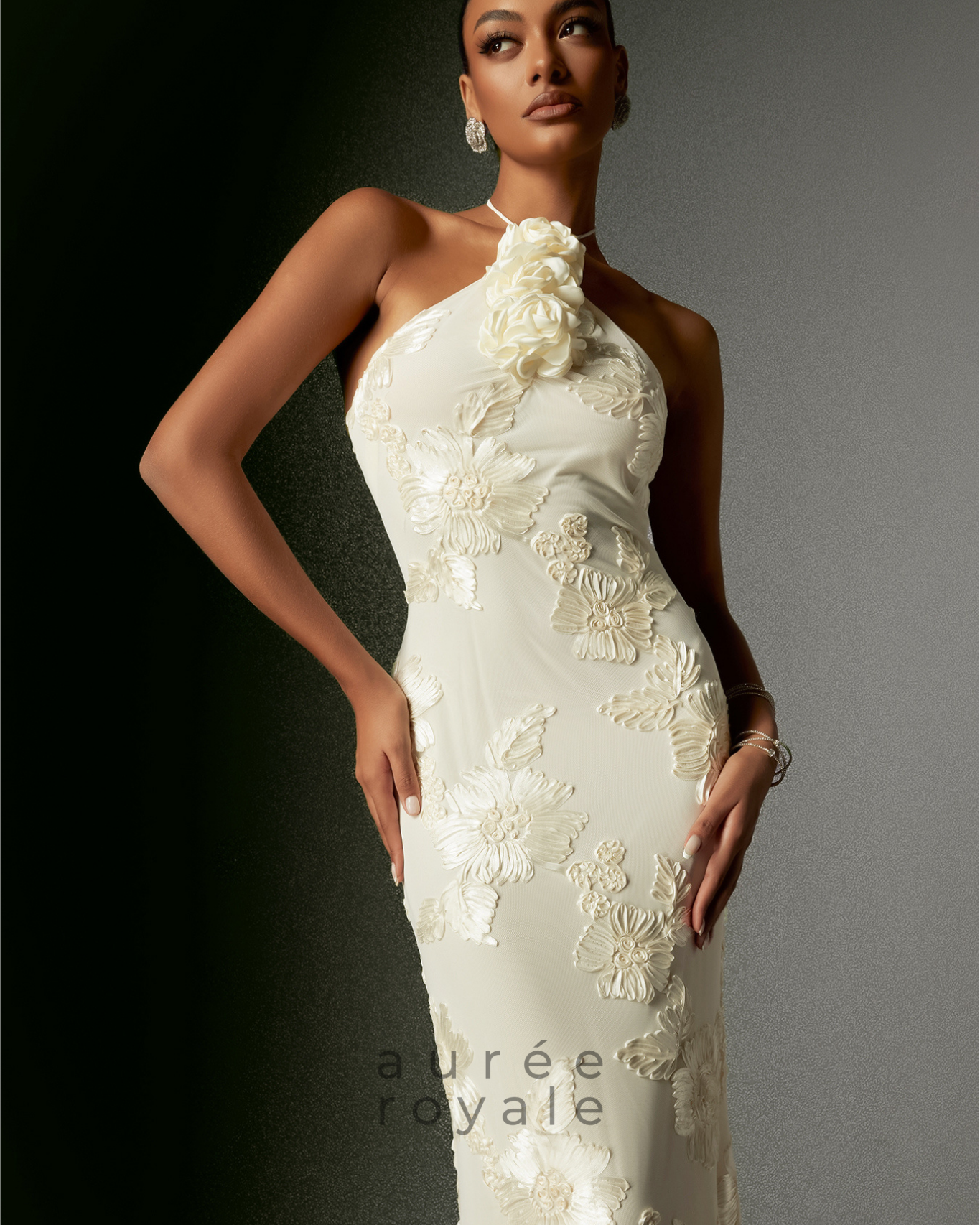 Avanée Çiçek Motifli Halter Maxi Elbise